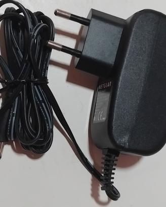 Alimentatore 12 Volt  1 Amp. Pin 5,5/2+