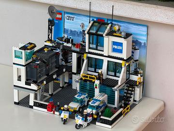 LEGO City 7744 - Stazione Polizia + Libretti