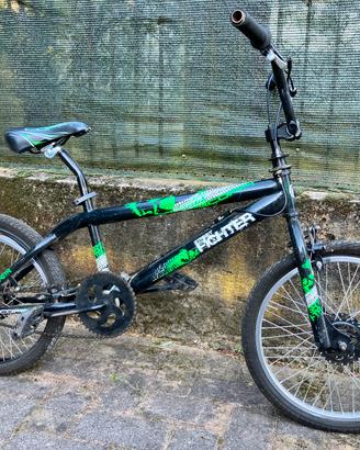 Bicicletta tipo bmx