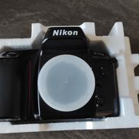 macchina fotografica Nikon F70