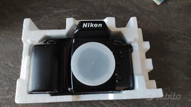 macchina fotografica Nikon F70