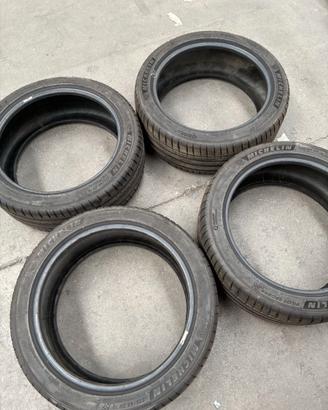 4 Gomme Estive Michelin Pilot Sport 4 235/45 ZR19