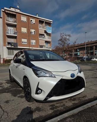Yaris 1.5 FullHybrid Trend White Edition