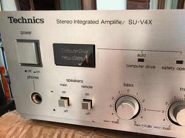 Amplificatore Technics su v 4 x