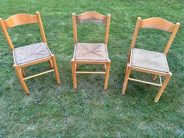 3 sedie in legno con seduta in paglia