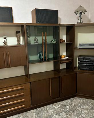 Scrivania e mobile in legno massello