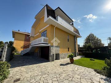 BIFAMILIARE A CANDIOLO