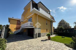 BIFAMILIARE A CANDIOLO