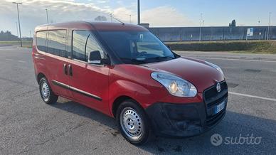 Fiat doblo 5 posti metano