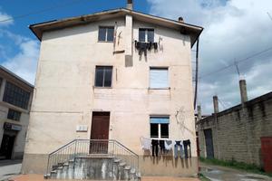 3 LOCALI A CASTROLIBERO