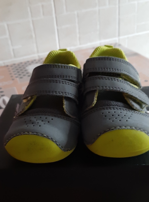 Scarpe bimbo misura 21