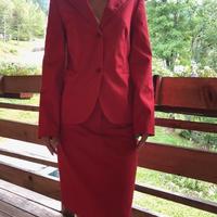 vestito rosso giacca gonna