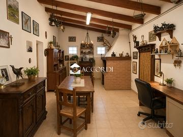 Casa di campagna immersa nel verde a Cartura