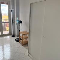 Camera semi arredata in zona Tor pignattara