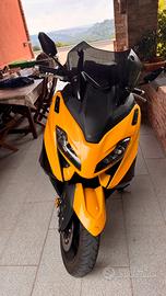 t max anniversario giallo
