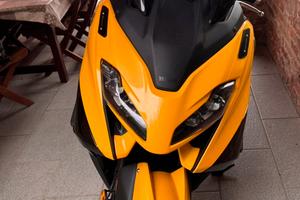 t max anniversario giallo
