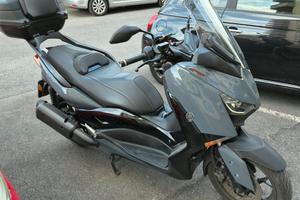 xmax 300 tech