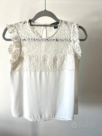Top  estivo con pizzo bianco
