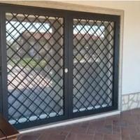 porta  per chiusura negozio