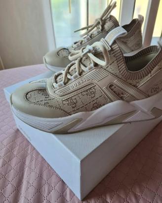 Scarpe nuove guess