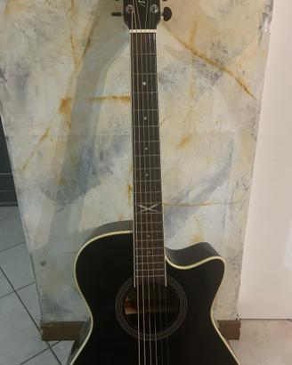 Chitarra acustica amplificata eko