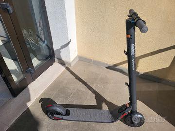 monopattino elettrico Segway Ninebot ES2 