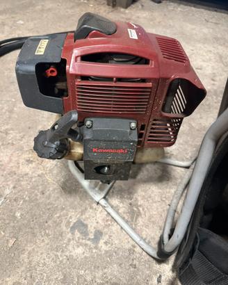 Decespugliatore kawasaki TJ45E