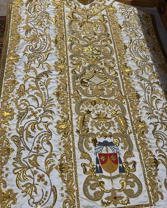 Pianeta sacerdotale in seta bianca