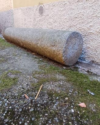 Colonna in granito
