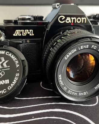 Canon AV1 con 50mm - Nera Stupenda Revisionata!