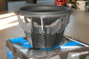 subwoofer con amplificatore 