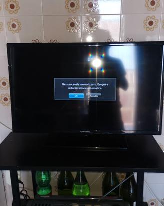 televisore flat, funzionante
