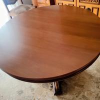 Tavolo vintage con sedie 