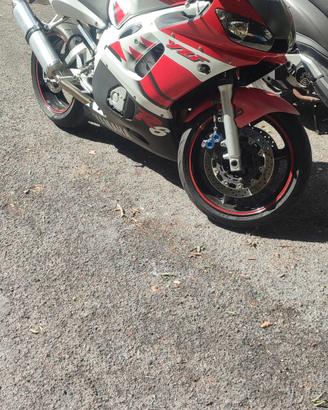 Yamaha YZF R6 