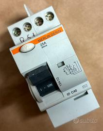 Interruttore magnetotermico Merlin Gerin