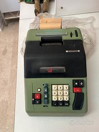 Macchina olivetti vintage