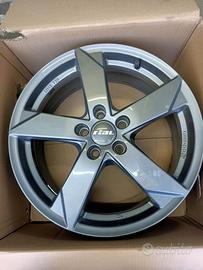 4 CERCHI IN LEGA 18 POLLICI