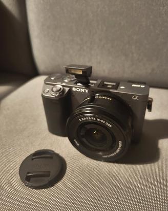 Sony a6000+16-50mm+accesori vari