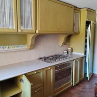 Cucina in legno massello 