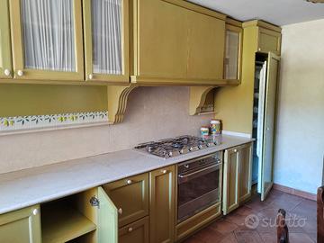 Cucina in legno massello 