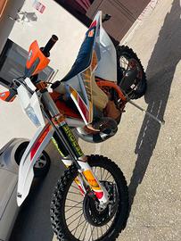 KTM 300 2 tempi 2017 ultima a carburatore