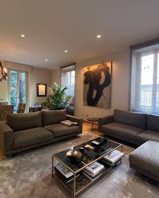 Appartamento di 250 m² con più di 5 locali a Milan