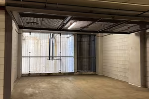 Box doppio 33 mq fuori Area C – C.so Como - Milano