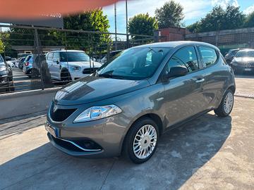 Lancia Ypsilon 1.2 69 CV 5 porte Silver