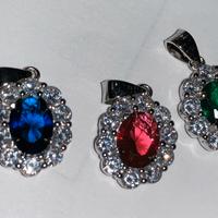 Collana in argento con zirconi