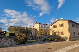 MONOLOCALE IN CENTRO A CASTION