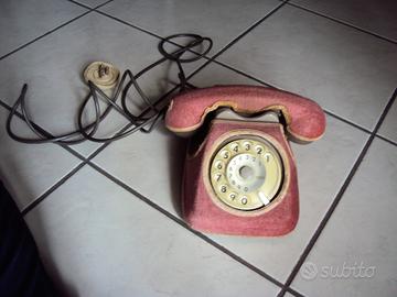 Telefono sip con vestito anni 70