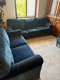 Divano in velluto blu