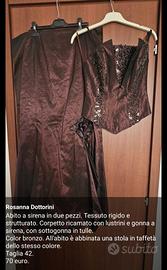 Abito strutturato a sirena color bronzo