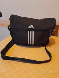 Borsa palestra Adidas anno 2012